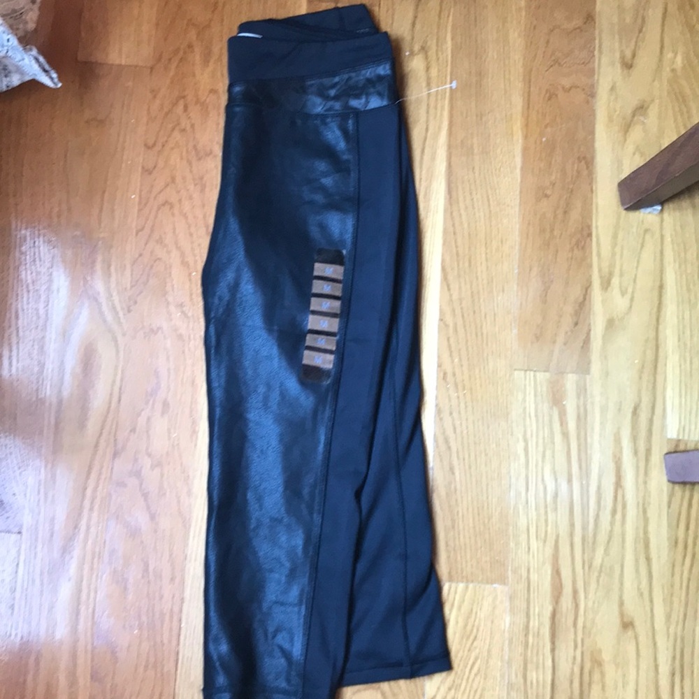 Leggings w/Faux Leather detail. workout (NEW) MED
